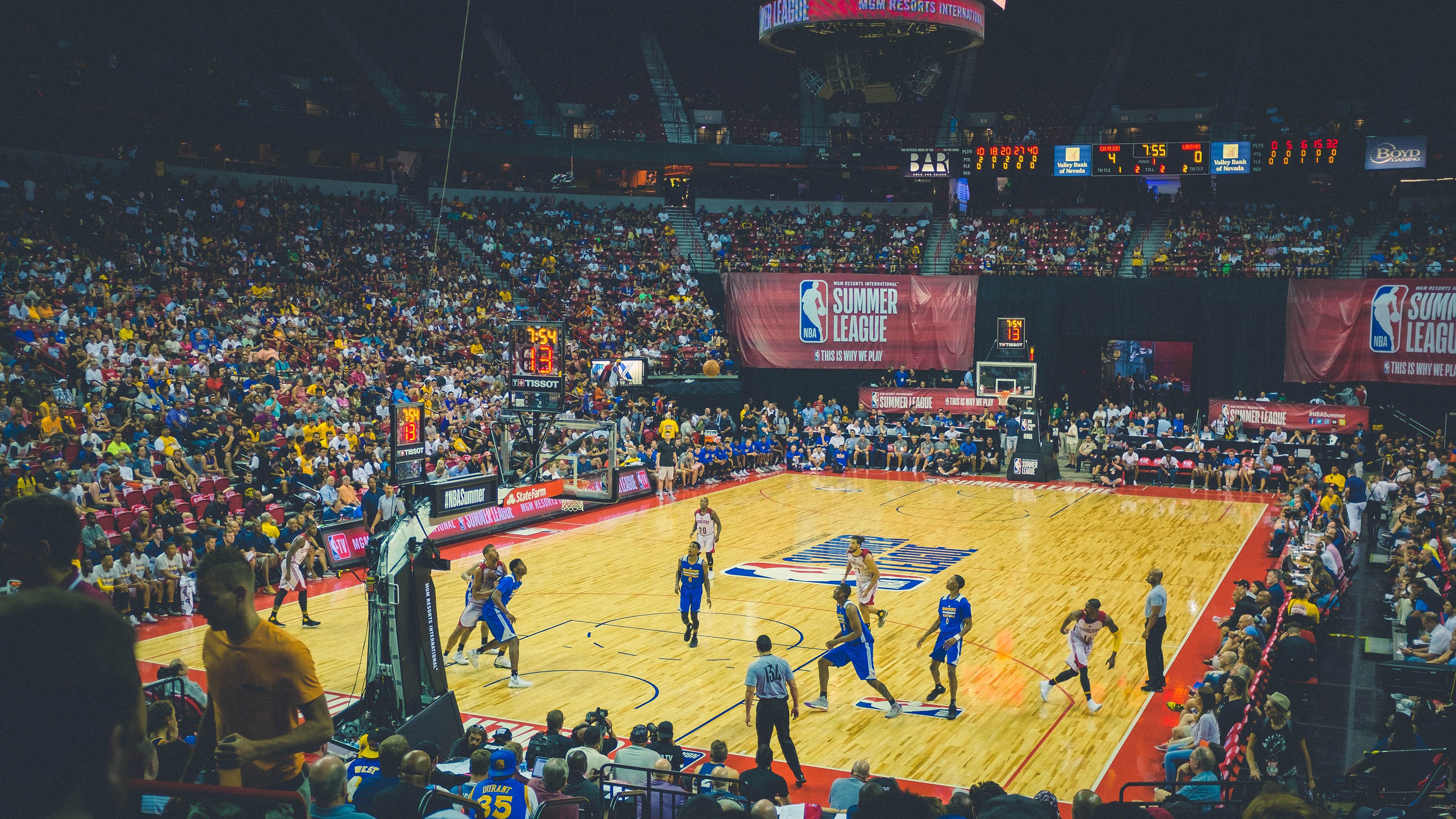 JiuyouAPP下载-凯里与杜兰特隔空隔岸互怼，凯文杜兰特和库里